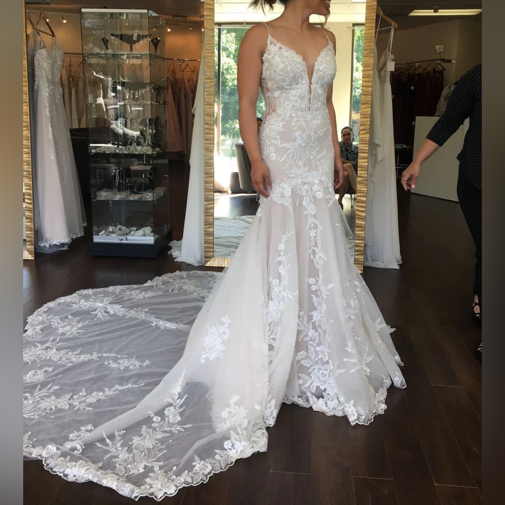 Essence of Australia D2770 Wedding Dress Ivory, size 12